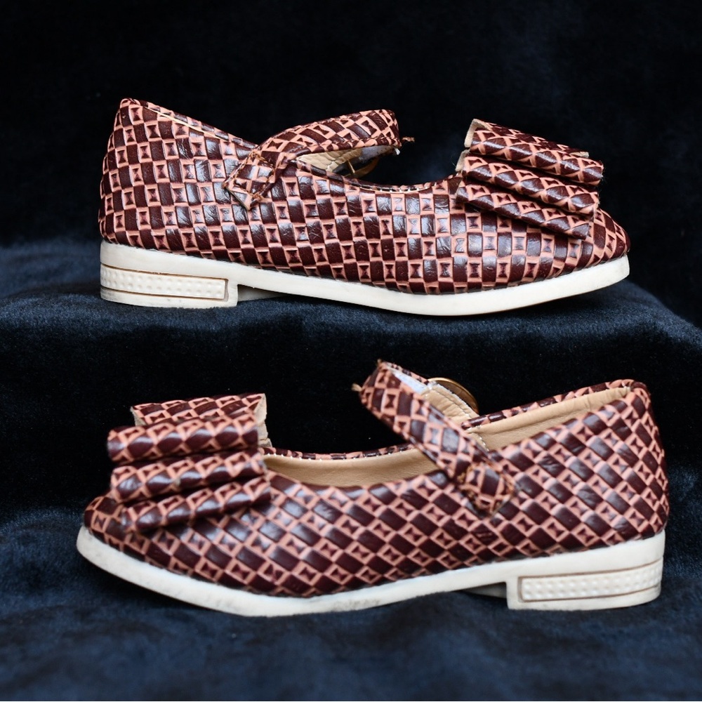 PSB Pipperdoodles by pipsqueaks toddler girls size 9 bow woven design shoes